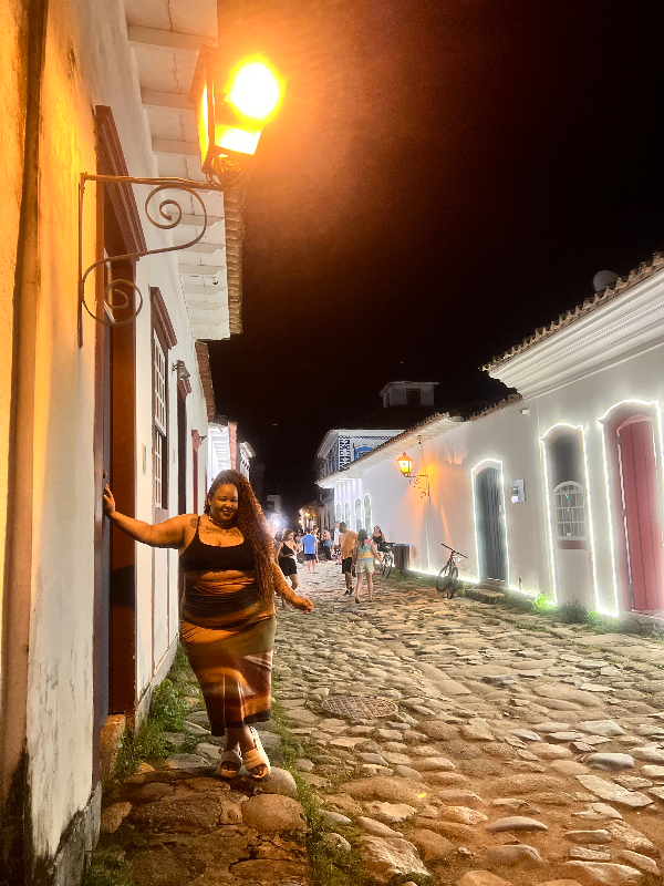 Steffany Alves Benites  travelling