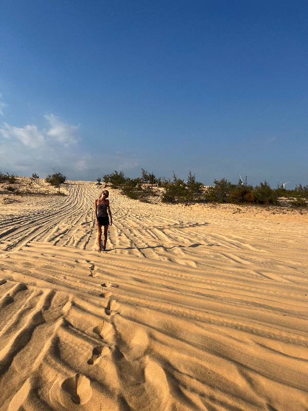 Lara Mason travelling