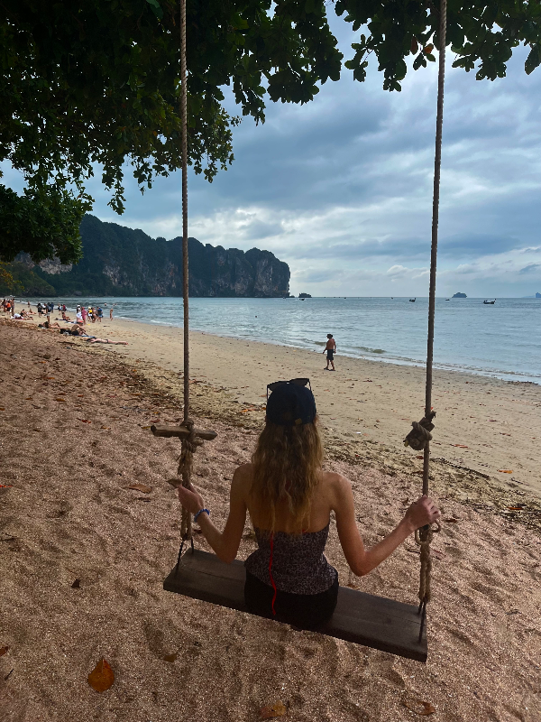 Lara Mason travelling