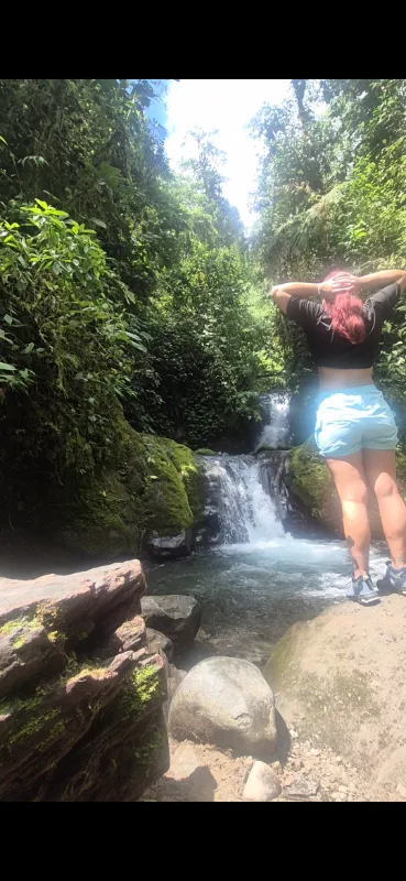 Rebecca Westerneng travelling