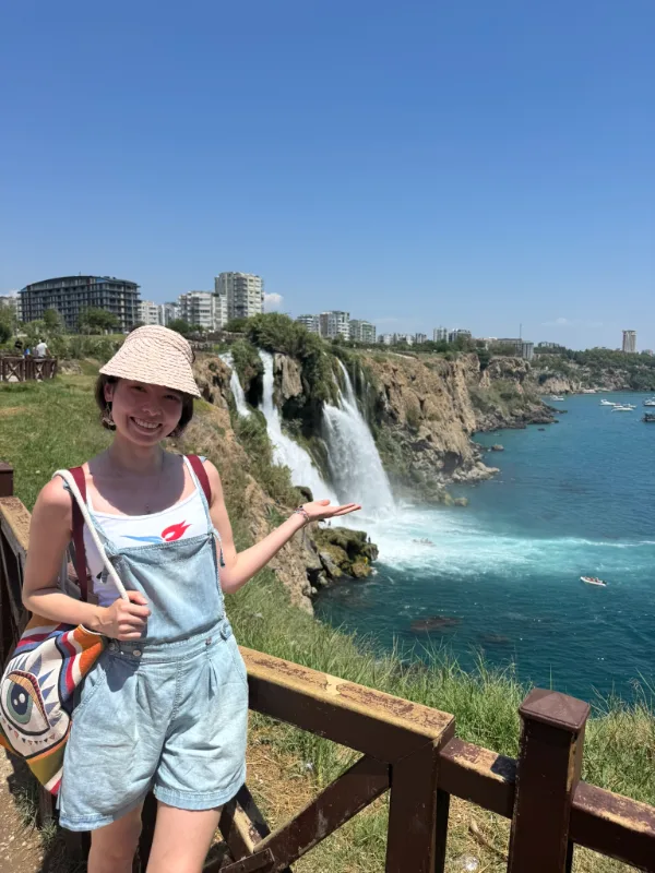 Emily Botting travelling