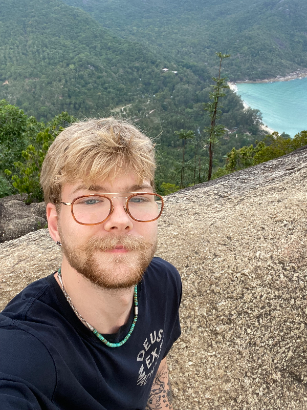 David Olausson travelling