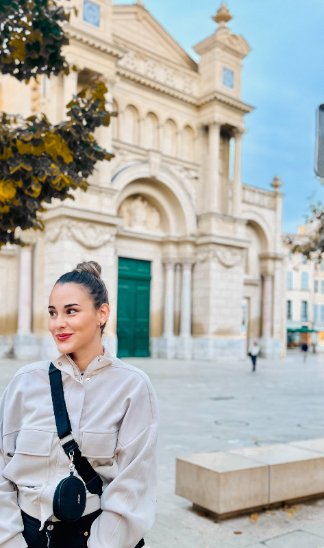 Ivana Ivanovic travelling