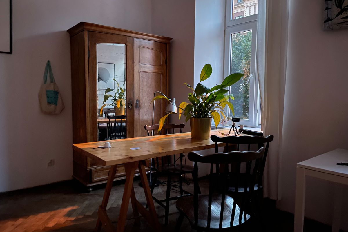 Breakfast & free walking tours